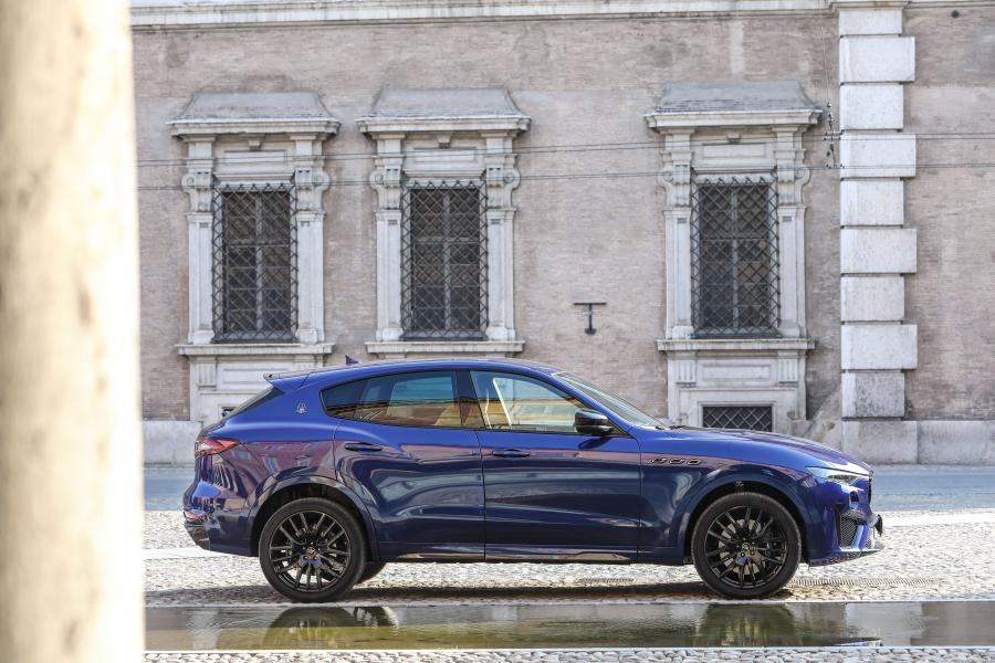  Maserati Levante Trofeo 2018 года  (WW) (фото 51 из 62)